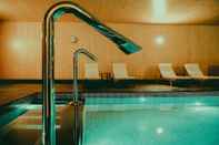 Swimming Pool Hotel FeelViana