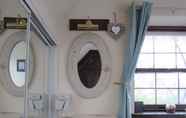 Toilet Kamar 6 The Old Coach House