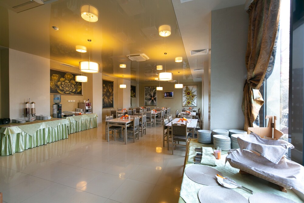 Restaurant 4 Faleza Hotel by Vega