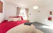 Kamar Tidur 6 Two Bedroom House by Klass Living Serviced Accommodation Hamilton - Kenmar House With Parking & WiFi