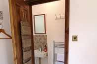 Phòng tắm bên trong Glyndwr Vineyard