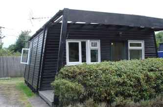 Exterior 4 Broxbourne Riverside Chalets