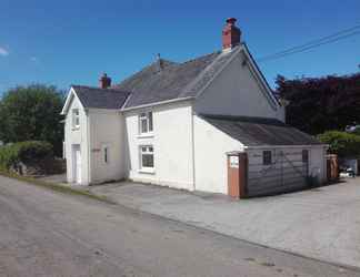 Exterior 2 Ty Newydd Bed and Breakfast