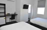 Kamar Tidur 7 Queens Head Hotel