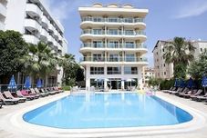 สระว่ายน้ำ Alkan Hotel