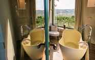 Toilet Kamar 5 Relais Cocci Grifoni - Panoramic Wine Resort