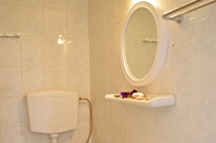 Toilet Kamar Moutsouna Beach 1