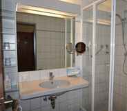 In-room Bathroom 6 Vier Linden Kiek In Hotel
