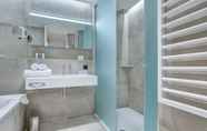 Toilet Kamar 6 R hotel experiences