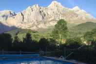 สระว่ายน้ำ Hotel Rural Picos de Europa