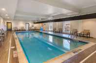 Swimming Pool MainStay Suites Near Denver Downtown