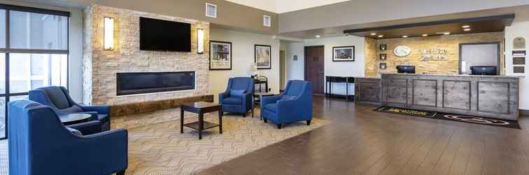 Lobby MainStay Suites Near Denver Downtown