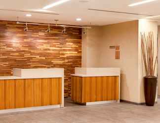 Lobby 2 Courtyard by Marriott Yonkers Westchester County