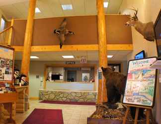 Lobby 2 Pictured Rocks Inn & Suites