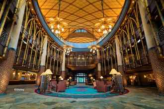 Lobby 4 Disney Explorers Lodge