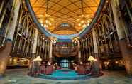 Lobby 2 Disney Explorers Lodge