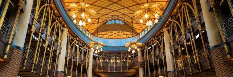 Lobby Disney Explorers Lodge