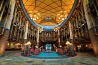 Lobby Disney Explorers Lodge