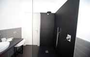In-room Bathroom 2 Suite Vogue Terra