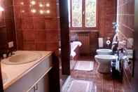 Phòng tắm bên trong Locanda I Tarocchi