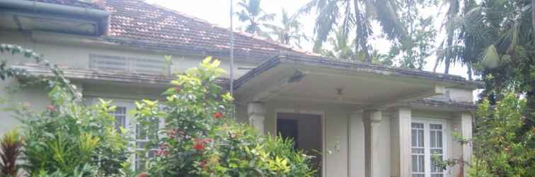 Exterior Weeragiri Homestay