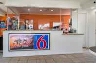 Lobby Motel 6 San Bernardino, CA - Downtown