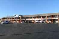 Exterior Travel Inn & Suites