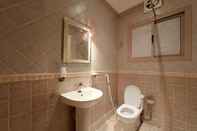 Phòng tắm bên trong Snood Alazizyh Hotel
