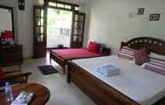 Kamar Tidur 2 Riverside Homestay Apartments