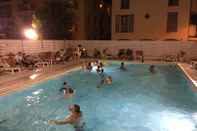 Kolam Renang Hotel Lady