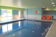 Swimming Pool Holiday Inn Express & Suites Columbia City, an IHG Hotel