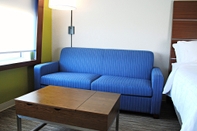 Common Space Holiday Inn Express & Suites Columbia City, an IHG Hotel