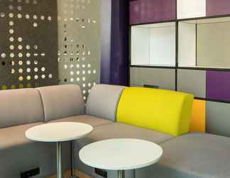 Lobi 2 YOTEL Boston