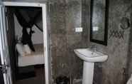 Toilet Kamar 5 The Farm Resorts