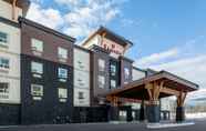 Exterior 2 Ramada by Wyndham Revelstoke