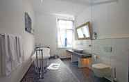 In-room Bathroom 3 Villa Paulus