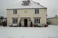 Exterior Rockstone Cottage