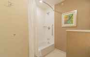 Phòng tắm bên trong 7 Fairfield Inn & Suites by Marriott Gaylord