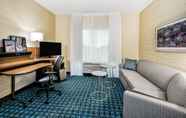 Bedroom 5 Fairfield Inn & Suites by Marriott Van Canton Area