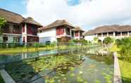 Kolam Renang 5 Le Pondy Beach & Lake Resort