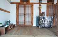 Common Space 7 1928 Suimmaru Hanok Guesthouse