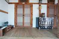 Common Space 1928 Suimmaru Hanok Guesthouse