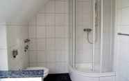 In-room Bathroom 3 La Domus Premium