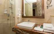 Toilet Kamar 7 Hotel Mystic Mountain