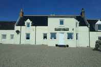 Exterior Strathy Inn