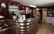 Bar, Cafe and Lounge 6 Contact Hôtel du Relais Thouars