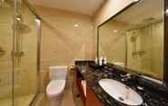 In-room Bathroom 4 YoboHotel Hangzhou