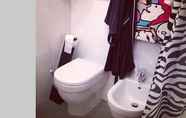 Toilet Kamar 7 Milano Flat - Gola 16