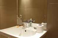 In-room Bathroom AlMuhaidb For Hotel Apartments 25