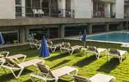 Kolam Renang 2 Aparthotel AirBeach Islantilla